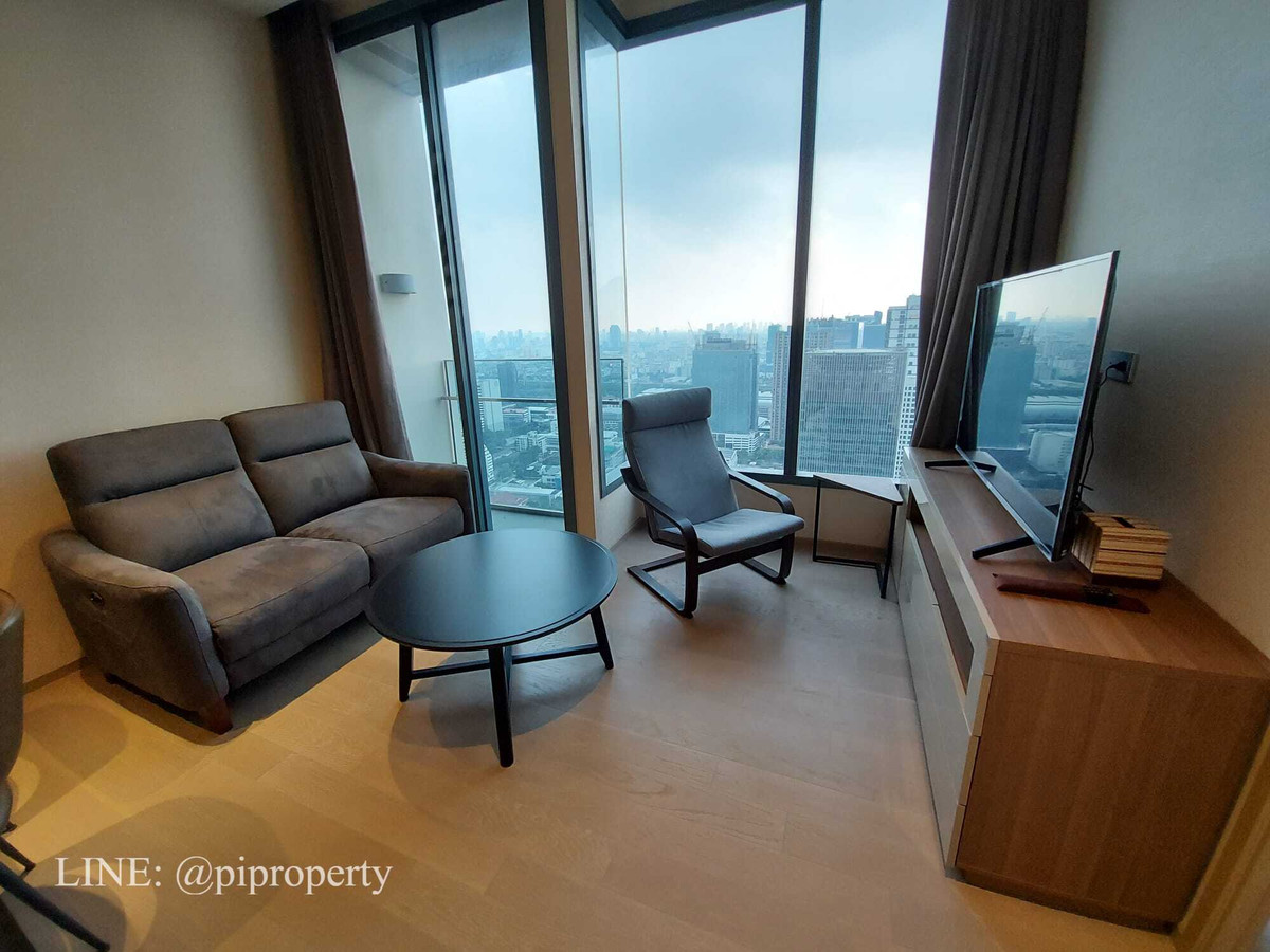 For RentCondoSukhumvit, Asoke, Thonglor : High floor great view 1 Bedroom unit for rent in the Esse Asoke. Fully furnished and ready to move in. Top location in Asoke with BTS and MRT systems.