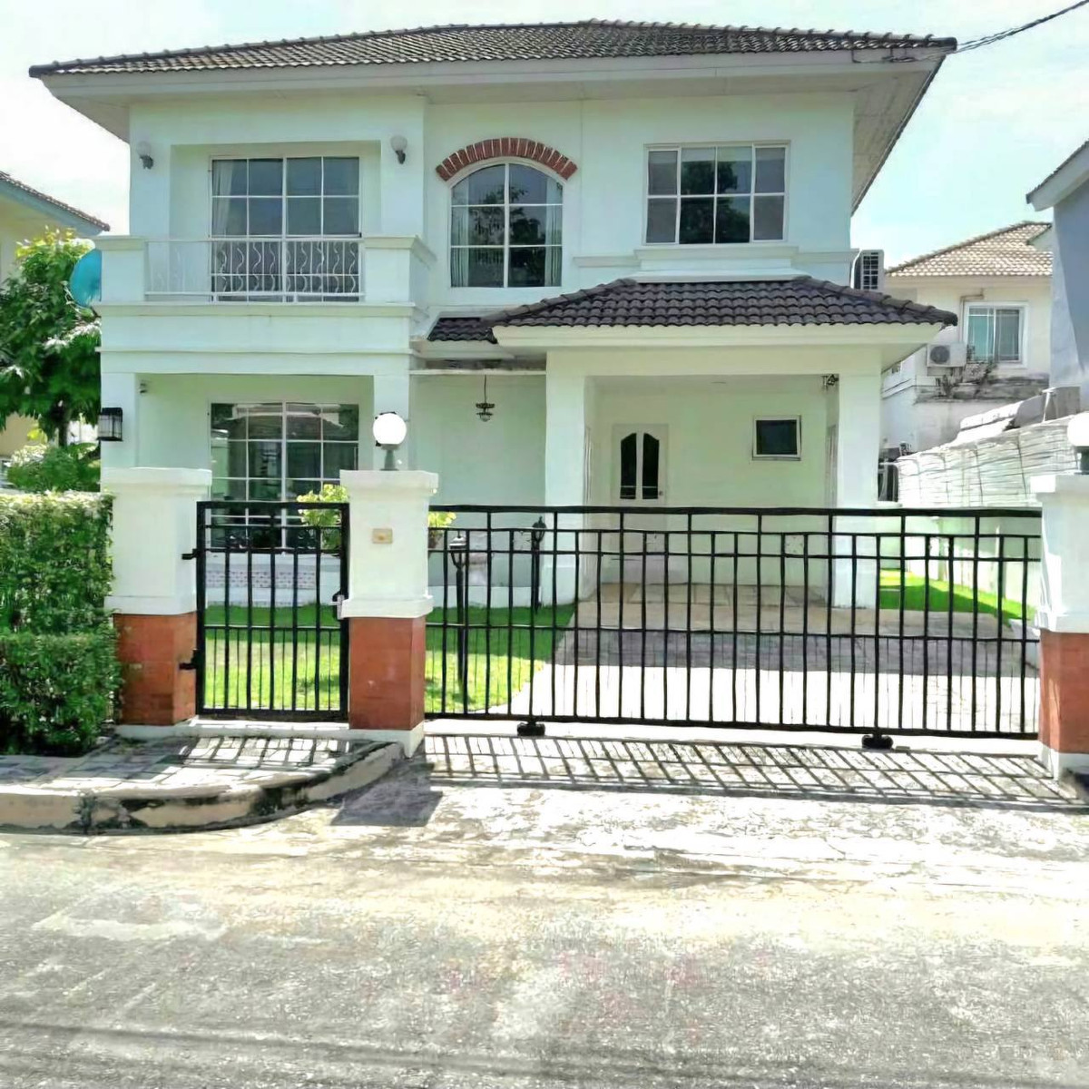 For RentHouseSeri Thai, Ramkhamhaeng Nida : For rent, 67 sq m, 3 bedrooms, 3 bathrooms, 2-story detached house, Manthana, On Nut, Wongwaen, Sukhapiban 2.