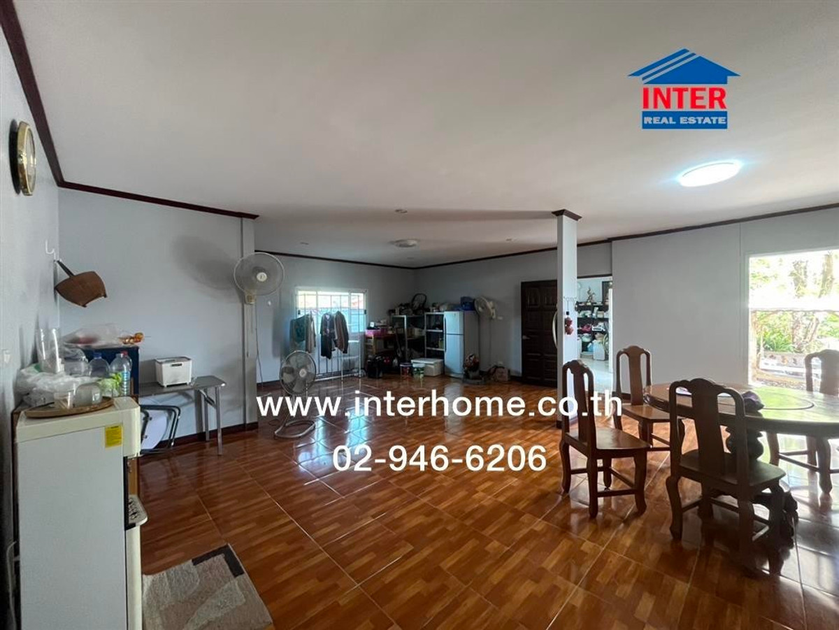 For SaleHousePathum Thani,Rangsit, Thammasat : Single house + land, 2 floors, 200 sq m. Single house + land. Soi Sawai Pracharat 14 Phra Ong Chao Sai Khlong 4 Road, Lam Luk Ka, Pathum Thani