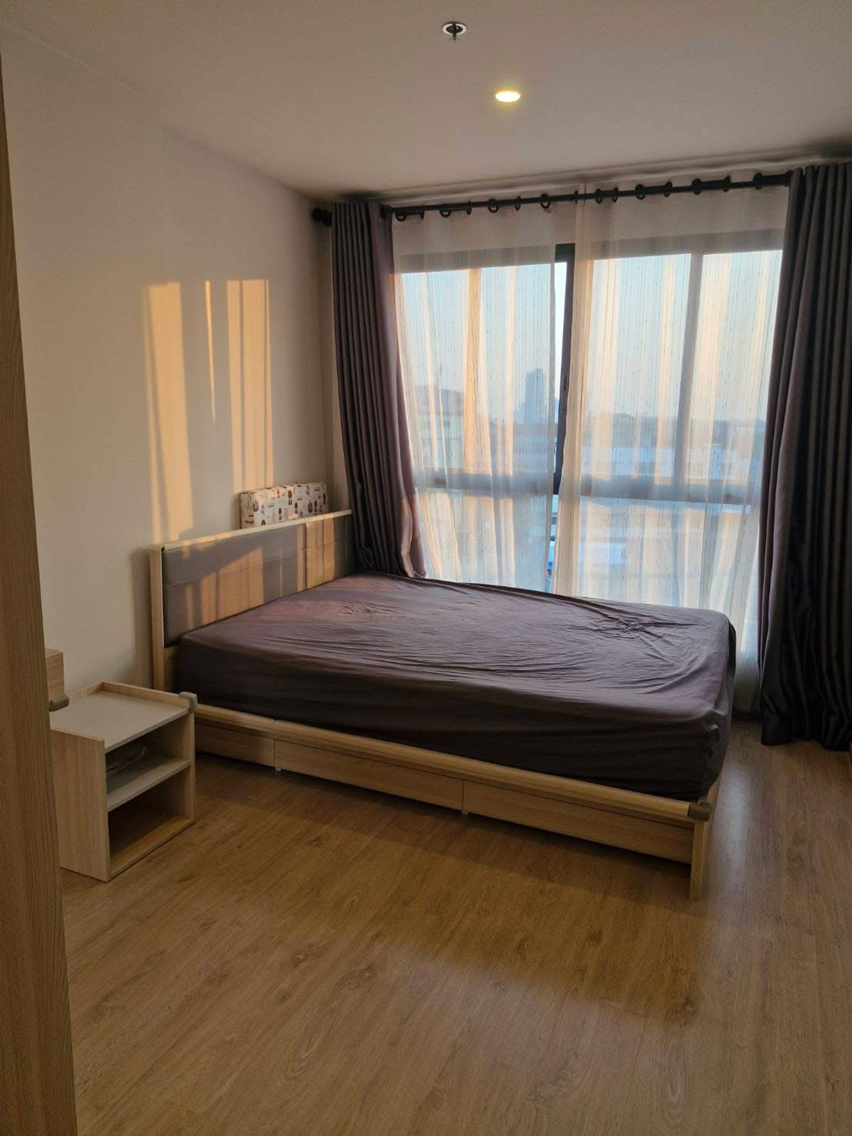 For RentCondoBangna, Bearing, Lasalle : Condo for Rent: Ideo O2 Near BTS Bang Na (approx. 300 meters)