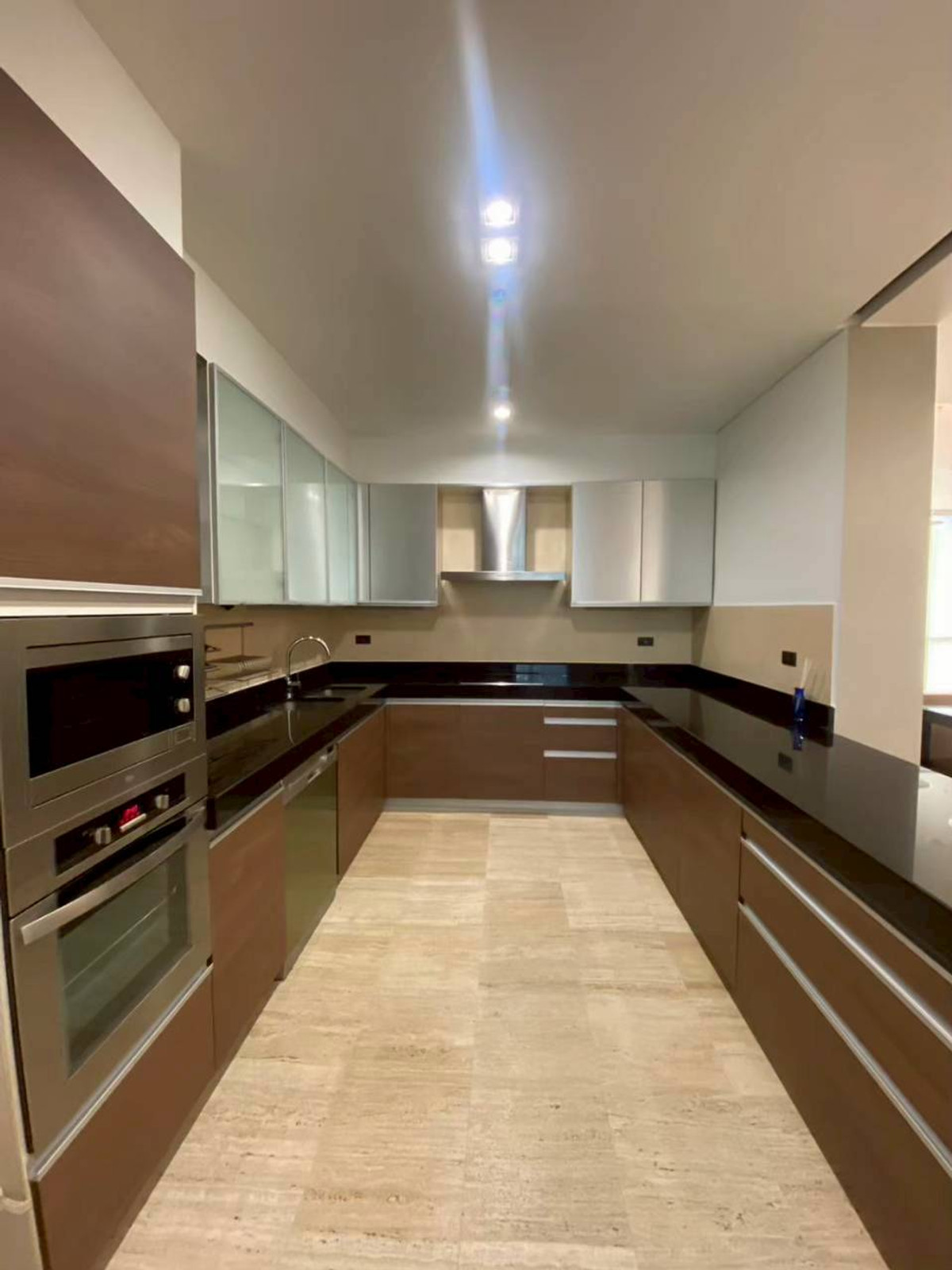 For RentCondoSukhumvit, Asoke, Thonglor : For rent 3 bedrooms, 3 bathrooms, Domus Condominium (Sukhumvit 18)