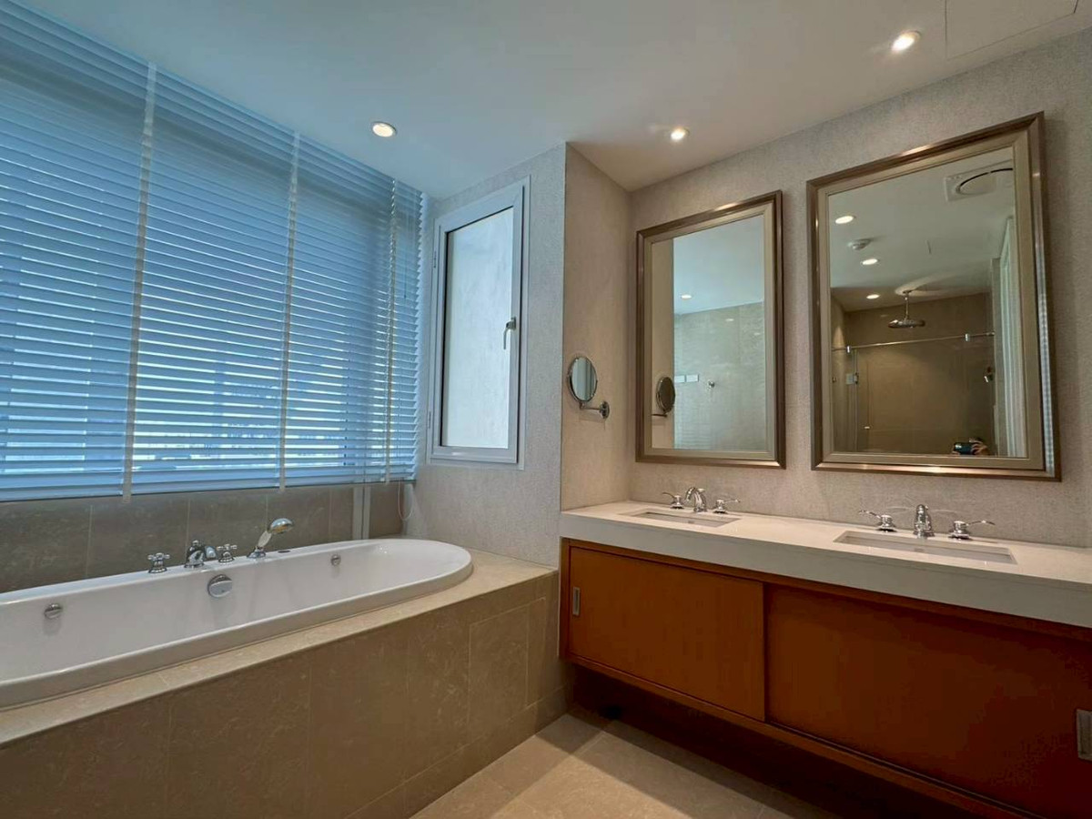 ให้เช่าคอนโดวิทยุ ชิดลม หลังสวน : เช่า 3 ห้องนอน 3 ห้องน้ำ แอทธินี เรสซิเด้นซ์