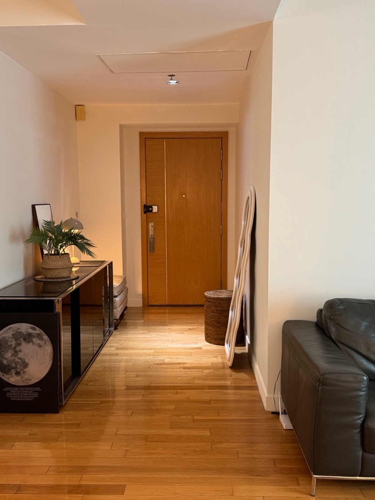 ขายคอนโดสุขุมวิท อโศก ทองหล่อ : ขายคอนโด Millennium Residence สุขุมวิท 20 ห้องใหญ่ 146 ตร.ม 3 ห้องนอน ทำเลสุขุมวิทตอนใน ใกล้ BTS อโศก และ MRT สุขุมวิท เหมาะอยู่อาศัย หรือ ลงทุน