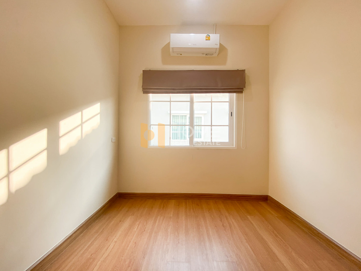 For SaleTownhomeThaphra, Talat Phlu, Wutthakat : Golden Town Sathorn / 4 bedrooms (for sale), Golden Town Sathorn / 4 Bedrooms (FOR SALE) BALL016