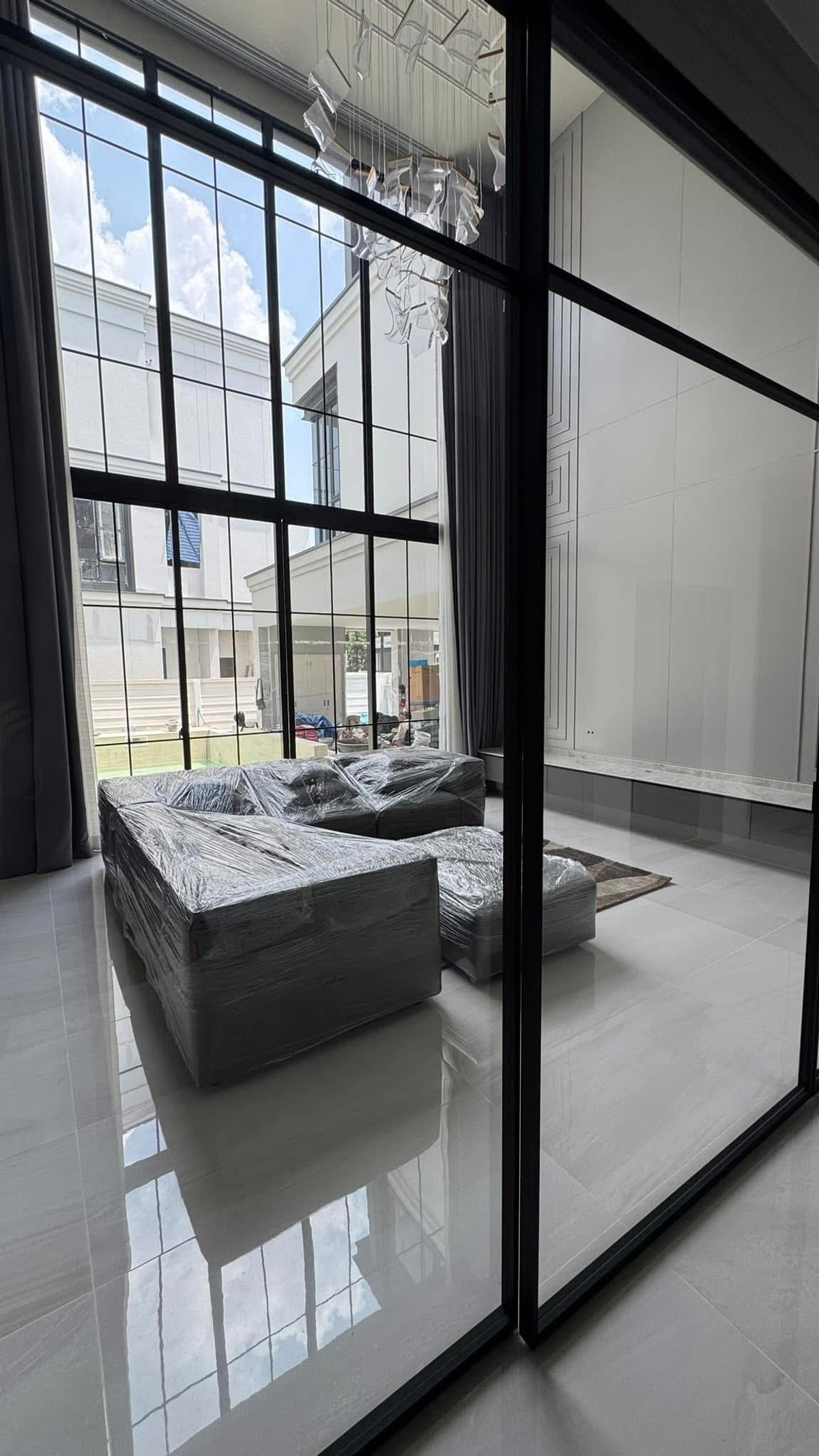 For RentHousePattanakan, Srinakarin : Malton Gates Krungthep Kreetha / 5 Bedrooms (FOR RENT) BZD165