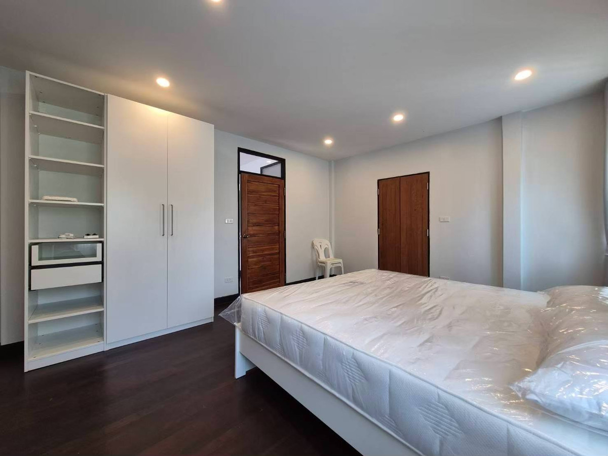 For RentHouseBangna, Bearing, Lasalle : For rent, renovated house, 96 sq m, 3 bedrooms, 4 bathrooms, 2-story detached house, Muang Kaeo 4, Soi Ratchawinit Bang Kaeo, Mega Bangna.