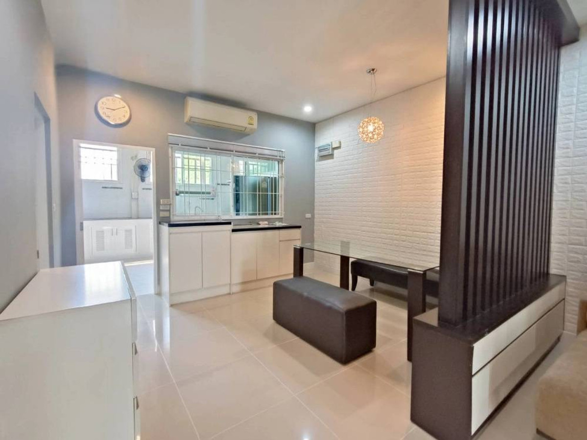 For RentTownhomeRathburana, Suksawat : Townhome for rent, The Pleno Suksawat 30, near King Mongkuts University of Technology Thonburi, just 6 minutes.