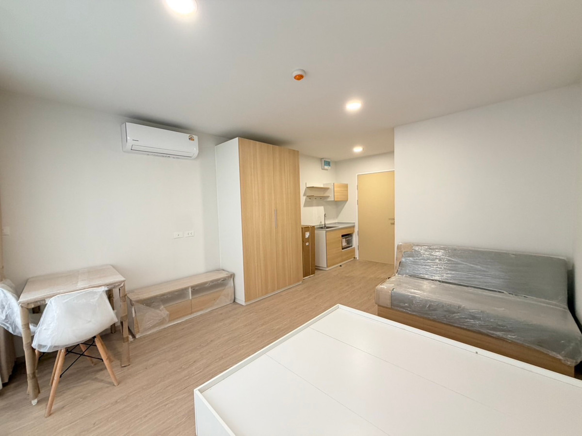 For RentCondoPathum Thani,Rangsit, Thammasat : Condo for rent Twize Future Rangsit, large condo room near Future Park Rangsit!!