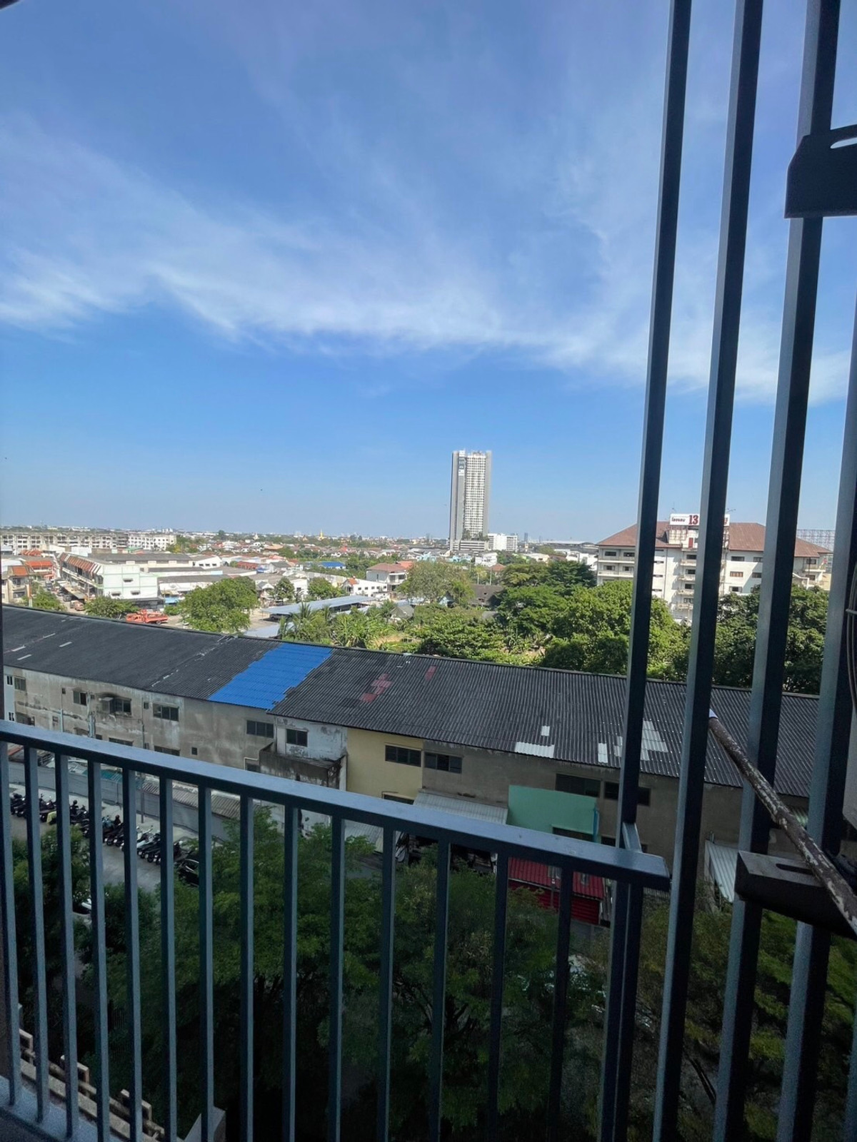 For RentCondoNonthaburi, Bang Yai, Bangbuathong : For rent, Plum Condo, Central Station Phase 2, first building with 7-11.