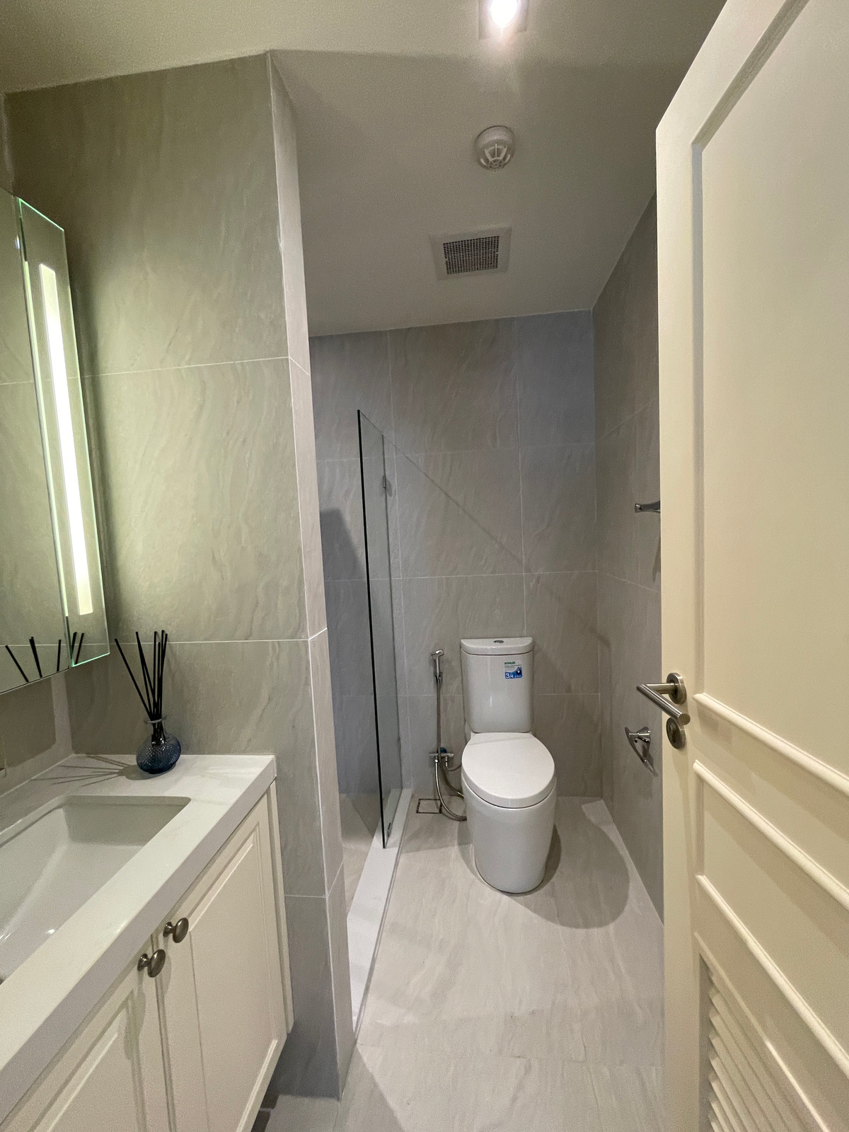 For SaleCondoSathorn, Narathiwat : [READY TO MOVE IN] Room dropped down! 2 bedrooms, fully furnished + electrical appliances, Altitude Symphony Charoenkrung | Only 400 m. to Shrewsbury, just carry your bags and move in! 2 Bed Unit, 11th floor, north direction, last room, best price, sold f