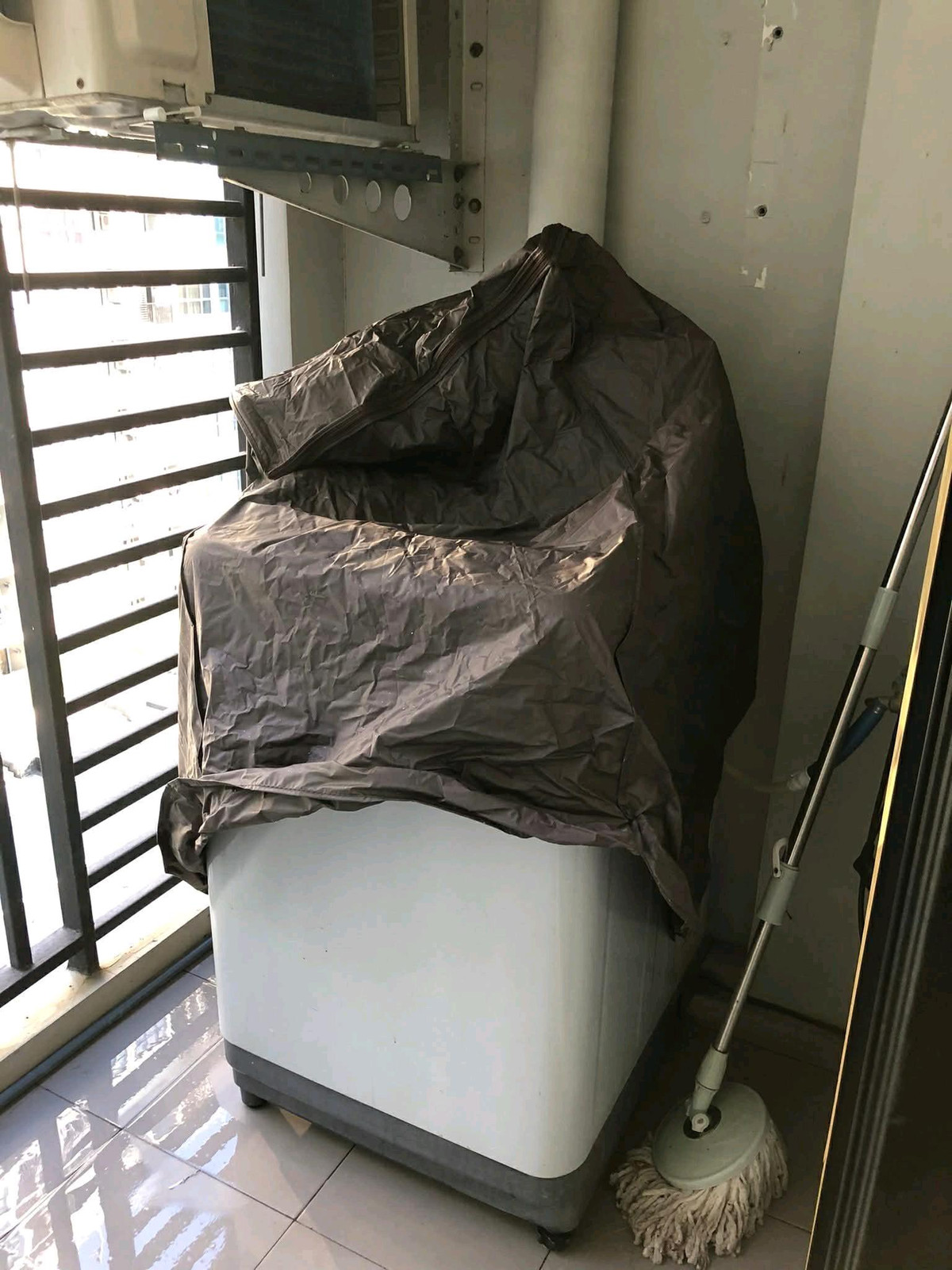 ให้เช่าคอนโดแจ้งวัฒนะ เมืองทอง : 🍃🚇 ใกล้รถไฟฟ้า สถานีเมืองทองธานี เพียงประมาณ 750 เมตร เดินทางสะดวก ห้องวิวสระ บรรยากาศดี พร้อมเข้าอยู่เร็ว ๆ นี้