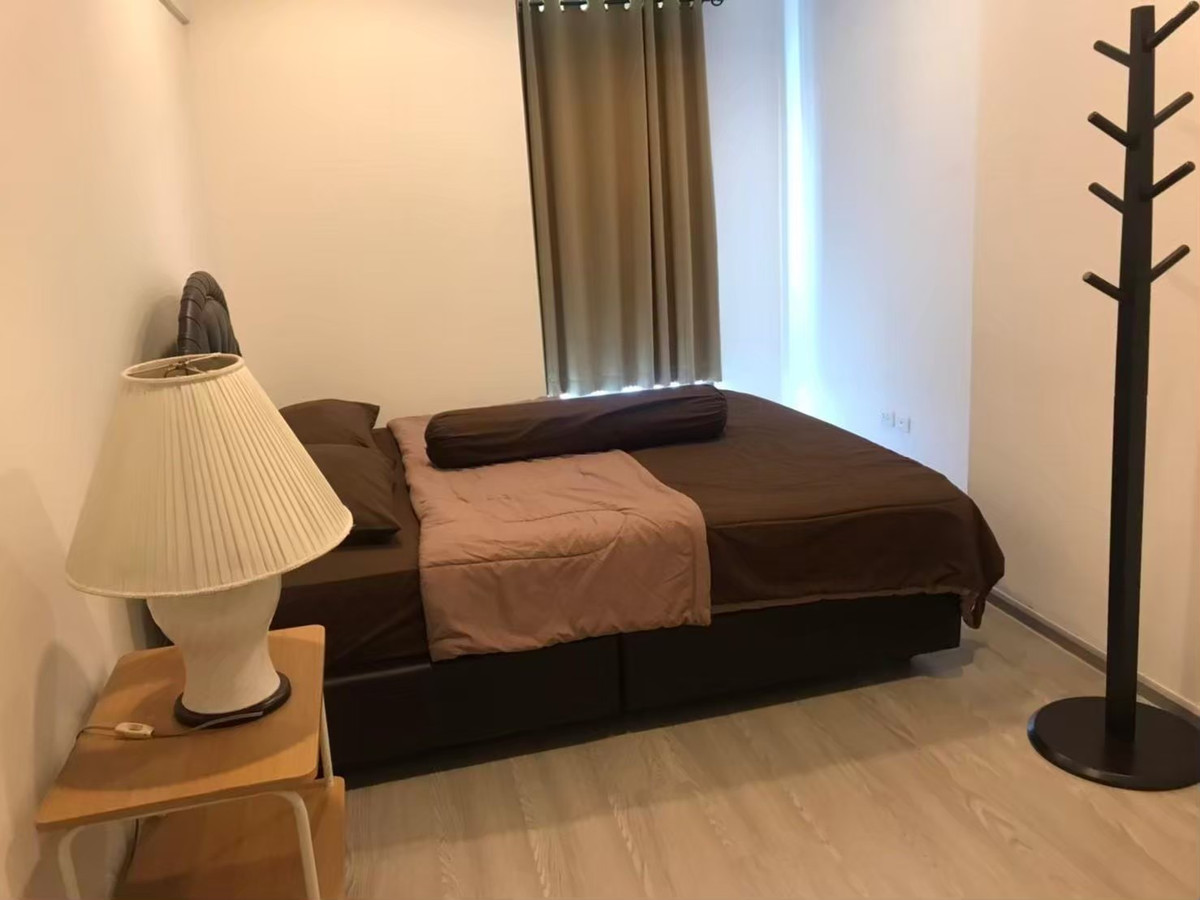 For SaleCondoPinklao, Charansanitwong : Condo for sale, corner room with tenant Next to Bang Khun Non BTS, near Siriraj.