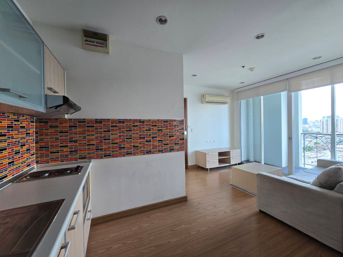 ขายคอนโดสาทร นราธิวาส : ขายคอนโด เดอะ คอมพลีท นราธิวาส  ห้องสวย ไซส์ใหญ่ ขายต่ำกว่าราคาตลาด!!