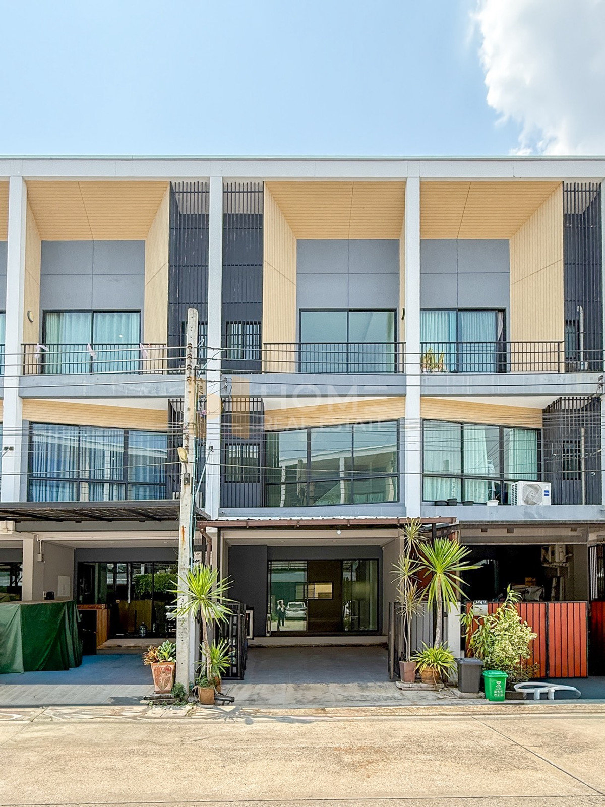 ขายทาวน์โฮมมีนบุรี-ร่มเกล้า : 3 ชั้น ใกล้ทางด่วน เข้าเมืองง่าย 🔥 นลิน แกรนด์ อเวนิว วงแหวน - พระราม 9 / 3 ห้องนอน (ขาย), Nalin Grand Avenue Wongwean - Rama 9 / 3 Bedrooms (FOR SALE) AA607