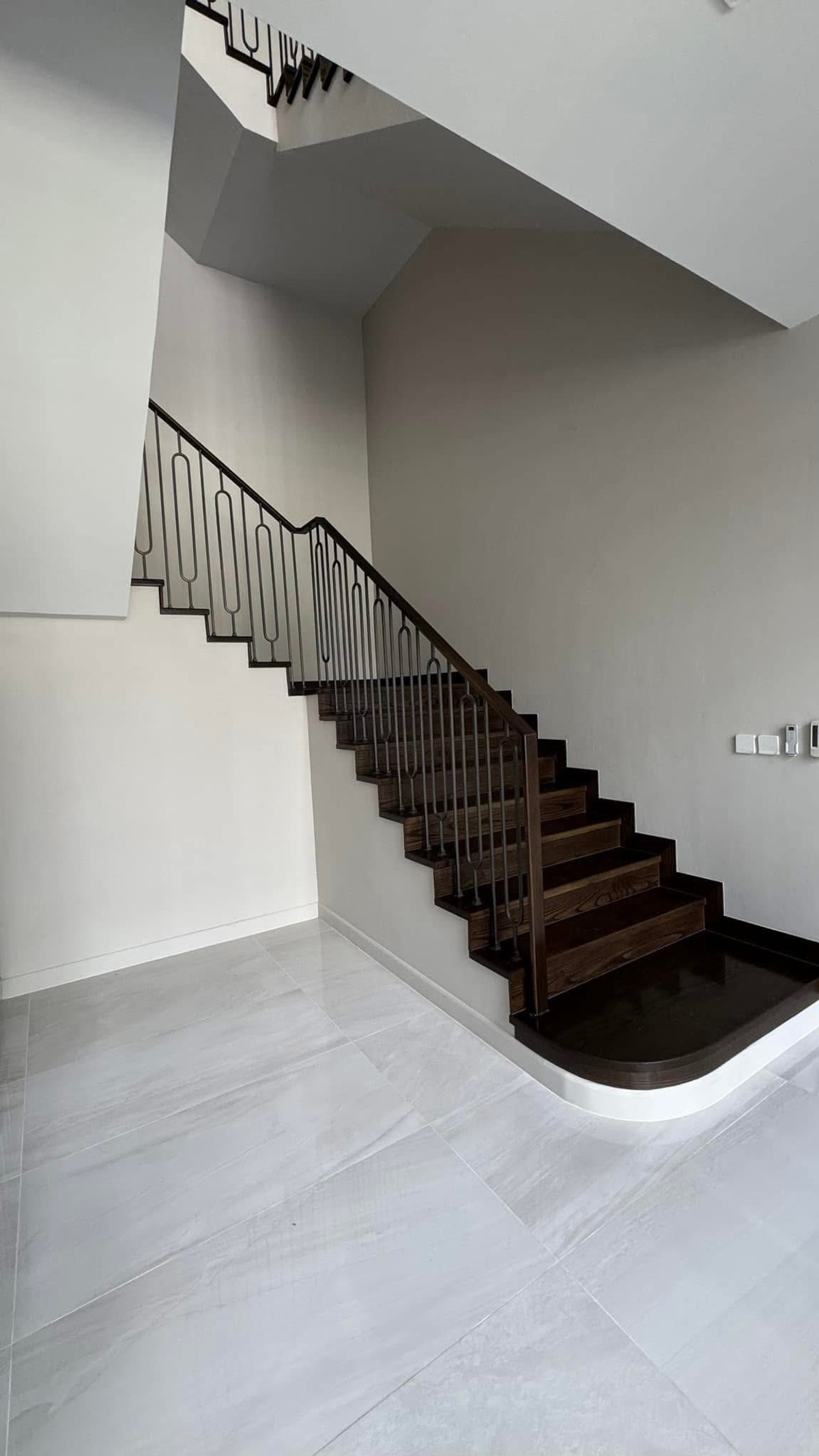 For RentHousePattanakan, Srinakarin : Malton Gates Krungthep Kreetha / 5 Bedrooms (FOR RENT) BZD165