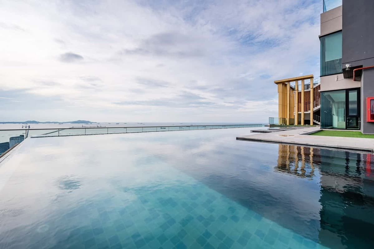 CondoSriracha Laem Chabang Ban Bueng : Condo for sale/rent, sea view + city and mountain view, high floor, KnightsBridge The Ocean Sriracha