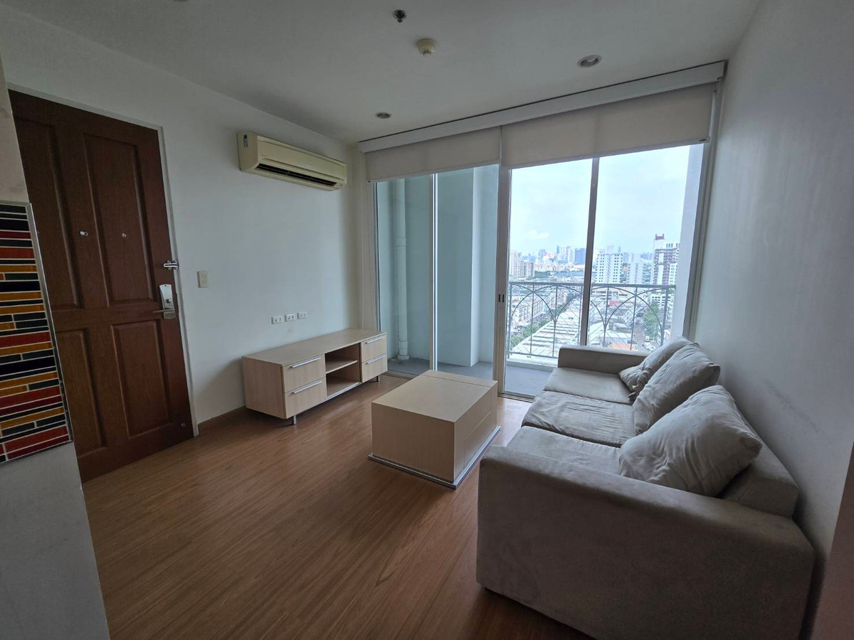 ขายคอนโดสาทร นราธิวาส : ขายคอนโด เดอะ คอมพลีท นราธิวาส  ห้องสวย ไซส์ใหญ่ ขายต่ำกว่าราคาตลาด!!