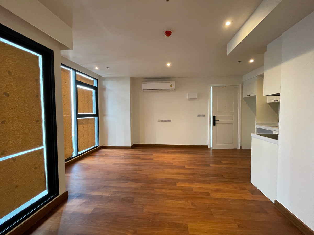 For SaleCondoSathorn, Narathiwat : [LAST UNIT - Beautiful view on the 15th floor] 2 Bed, wide width, Rare Item! Altitude Symphony Charoenkrung | near Shrewsbury, only 400 m. Unit 2 bedrooms, 2 bathrooms with the most perfect layout (Type C2) on the 15th floor, receiving a northeastern city