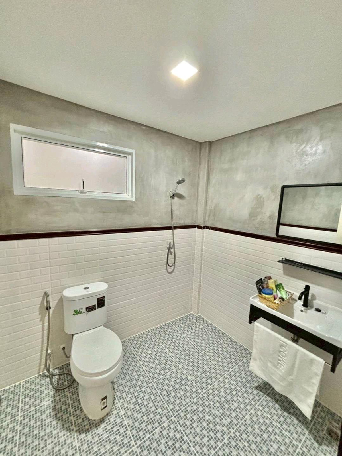 For SaleTownhomePathum Thani,Rangsit, Thammasat : 2-story townhouse, Piyawararom Village, Khlong 4, Prince Sai. Sawai Pracharat, Pathum Thani, Bueng Yitho hundred year old market