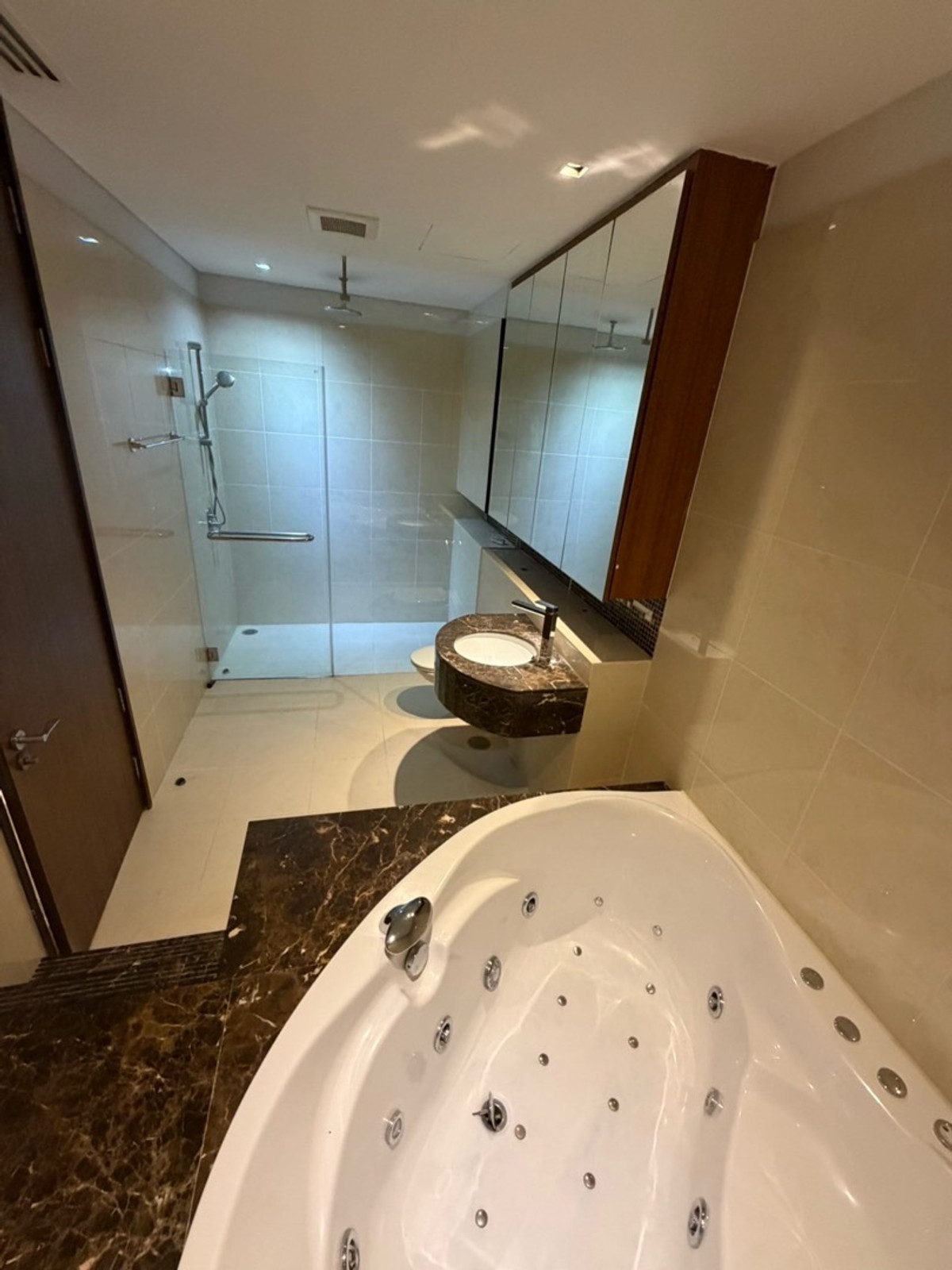 ให้เช่าคอนโดสุขุมวิท อโศก ทองหล่อ : 【RENT-PET FRIENDLY 🐱🐶】 The Lakes Asoke (sukhumvit 16)เดอะเลคส์ 🌟