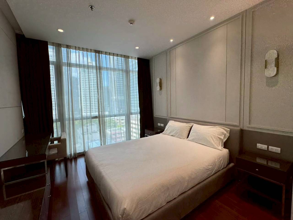 ให้เช่าคอนโดวิทยุ ชิดลม หลังสวน : เช่า 3 ห้องนอน 3 ห้องน้ำ แอทธินี เรสซิเด้นซ์