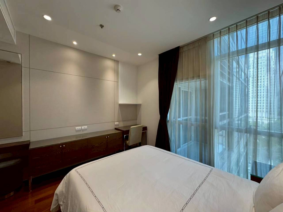 ให้เช่าคอนโดวิทยุ ชิดลม หลังสวน : เช่า 3 ห้องนอน 3 ห้องน้ำ แอทธินี เรสซิเด้นซ์