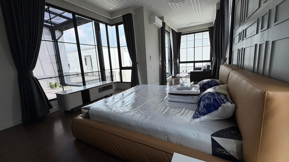 For RentHousePattanakan, Srinakarin : Malton Gates Krungthep Kreetha / 5 Bedrooms (FOR RENT) BZD165