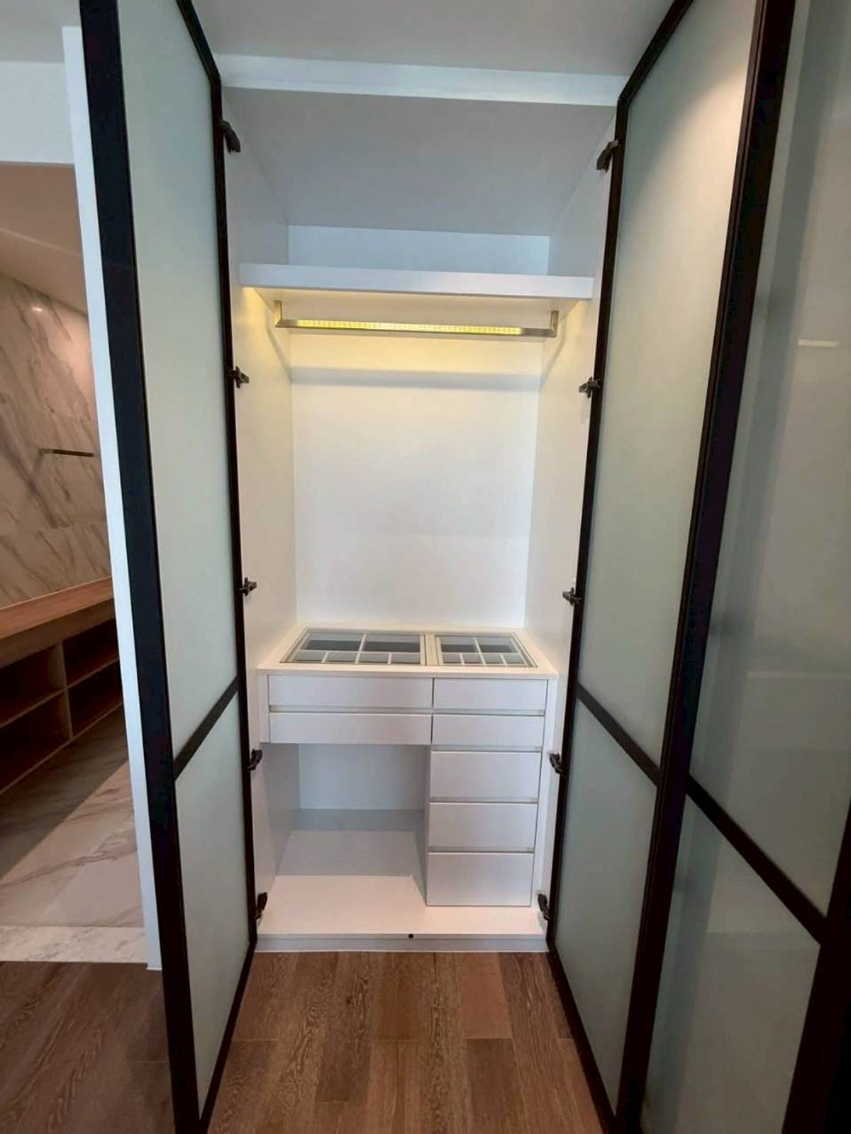 ให้เช่าคอนโดสุขุมวิท อโศก ทองหล่อ : ✅ MNQ106 ✅ Line : @p2nproperty