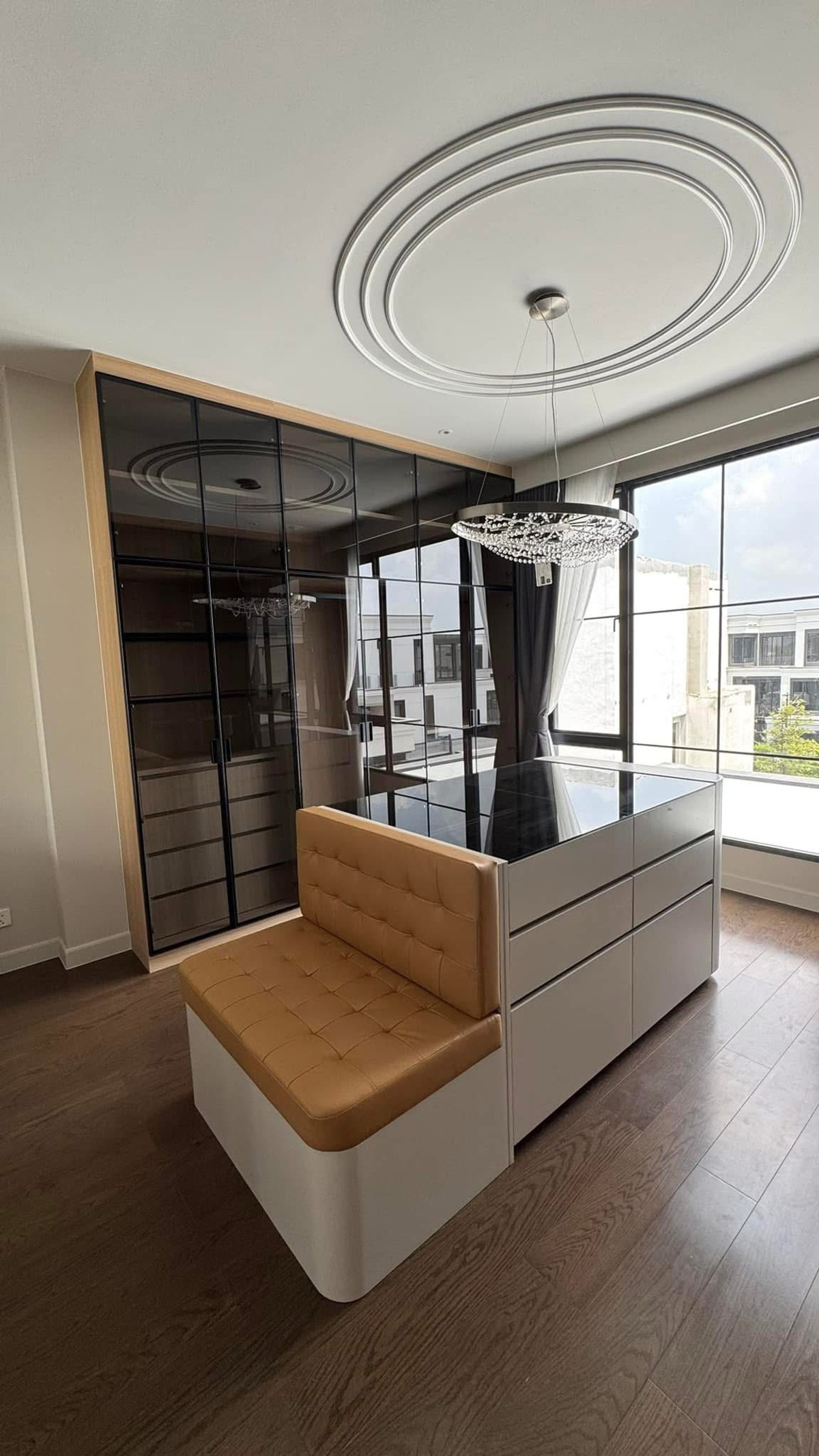 For RentHousePattanakan, Srinakarin : Malton Gates Krungthep Kreetha / 5 Bedrooms (FOR RENT) BZD165