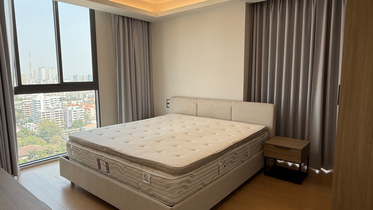 For RentCondoSukhumvit, Asoke, Thonglor : 🔥For Rent Now🔥 Circle Sukhumvit 31, 2-bedroom unit, stunning view, fully furnished, ready to move in. Near BTS Phrom Phong and MRT Asoke.