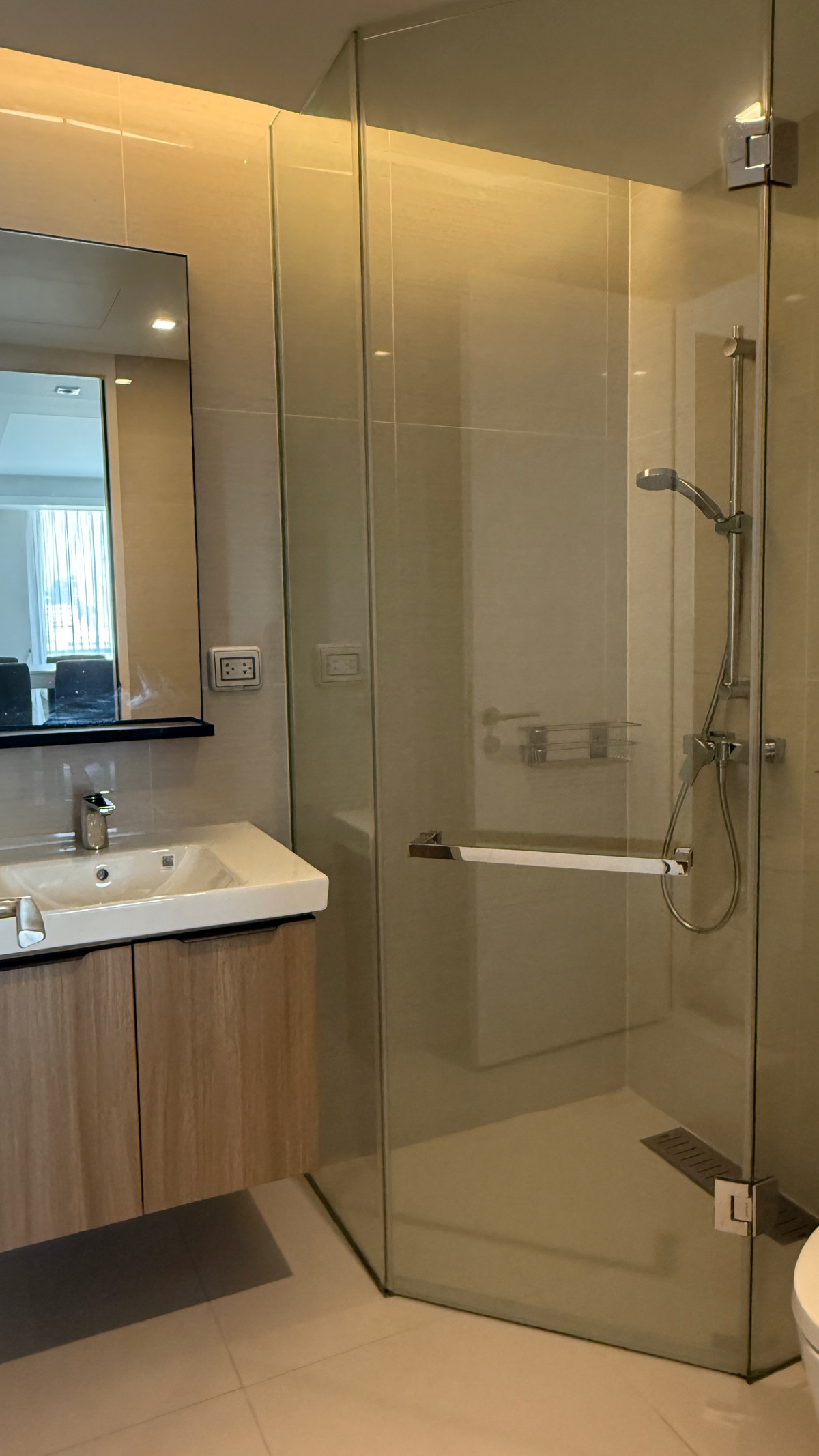 For RentCondoSukhumvit, Asoke, Thonglor : 🔥For Rent Now🔥 Circle Sukhumvit 31, 2-bedroom unit, stunning view, fully furnished, ready to move in. Near BTS Phrom Phong and MRT Asoke.