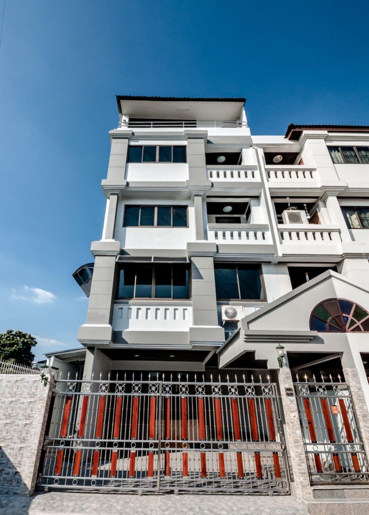 ขายโฮมออฟฟิศลาดพร้าว เซ็นทรัลลาดพร้าว : ขายโฮมออฟฟิศ  บ้านอัญมณี ลาดพร้าว 18 MRT-ลาดพร้าว จอมพล  เขต จตุจักร กรุงเทพ CX-147696