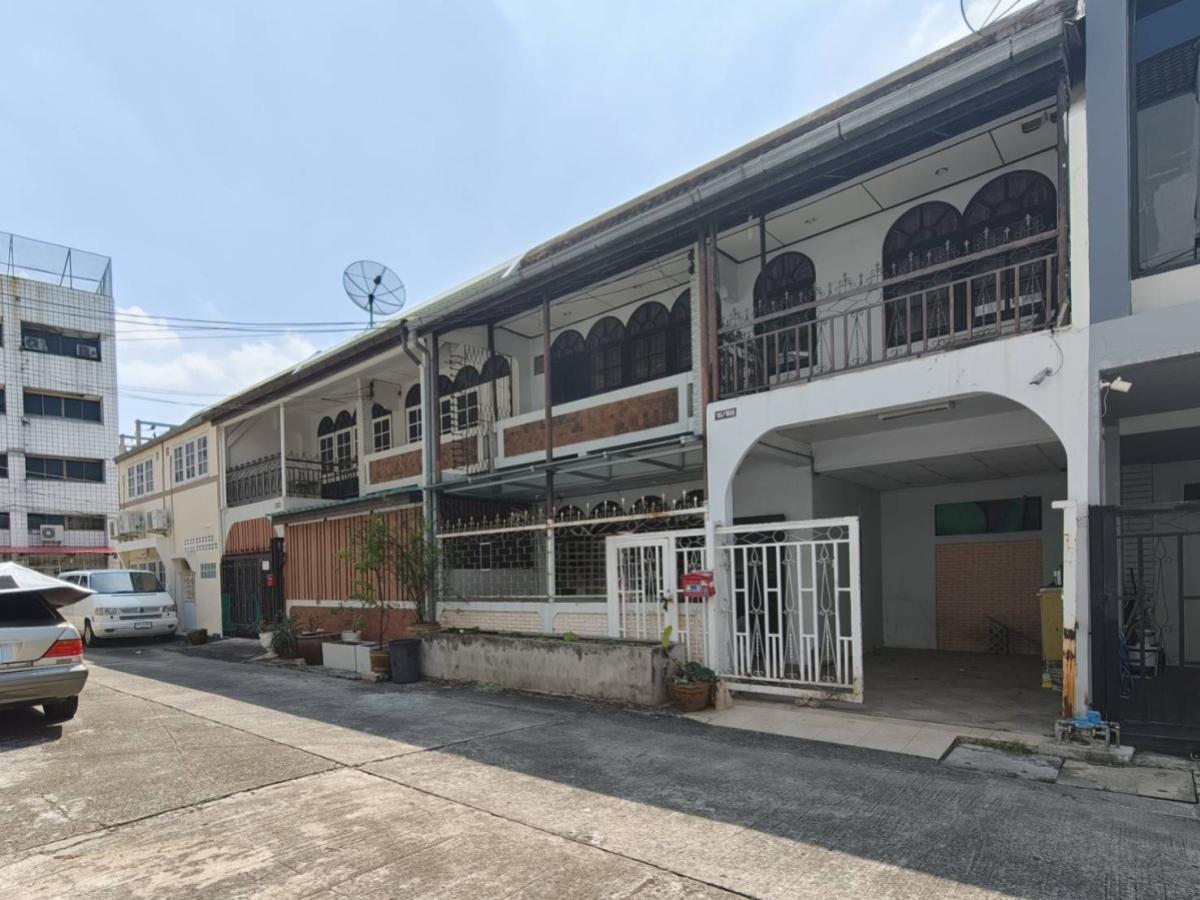 ขายทาวน์โฮมโชคชัย4 ลาดพร้าว71 : ขายขายบ้าน ทาวน์โฮม ลาดพร้าววังหิน8 (โชคชัย4) ลาดพร้าว เขต ลาดพร้าว กรุงเทพ CX-148327