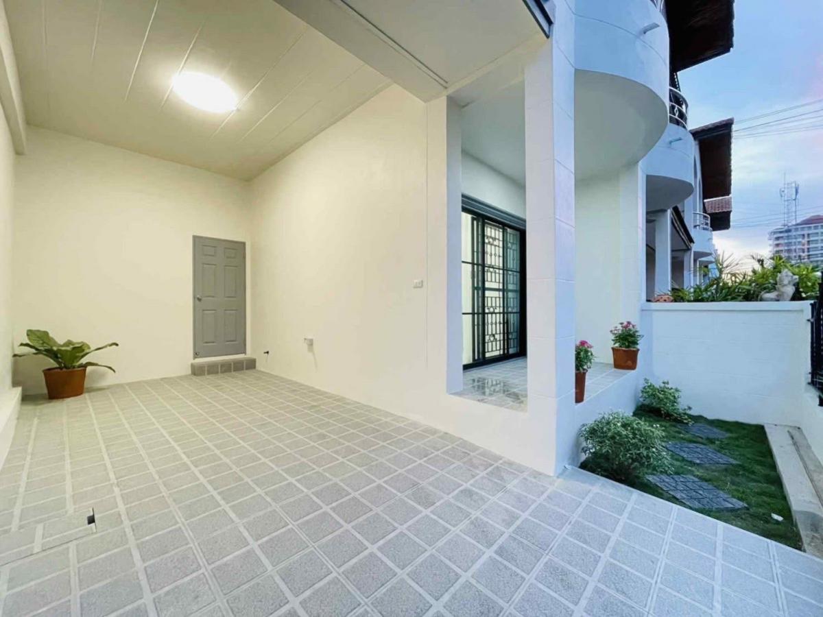 For SaleTownhomePattaya, Bangsaen, Chonburi : For Sale Townhouse/Townhome  , Eakmongkol 5/1 , newly renovated , Mueang Phata , Bang Lamung , Chon Buri , CX-148036