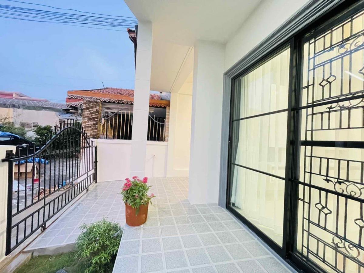 For SaleTownhomePattaya, Bangsaen, Chonburi : For Sale Townhouse/Townhome  , Eakmongkol 5/1 , newly renovated , Mueang Phata , Bang Lamung , Chon Buri , CX-148036
