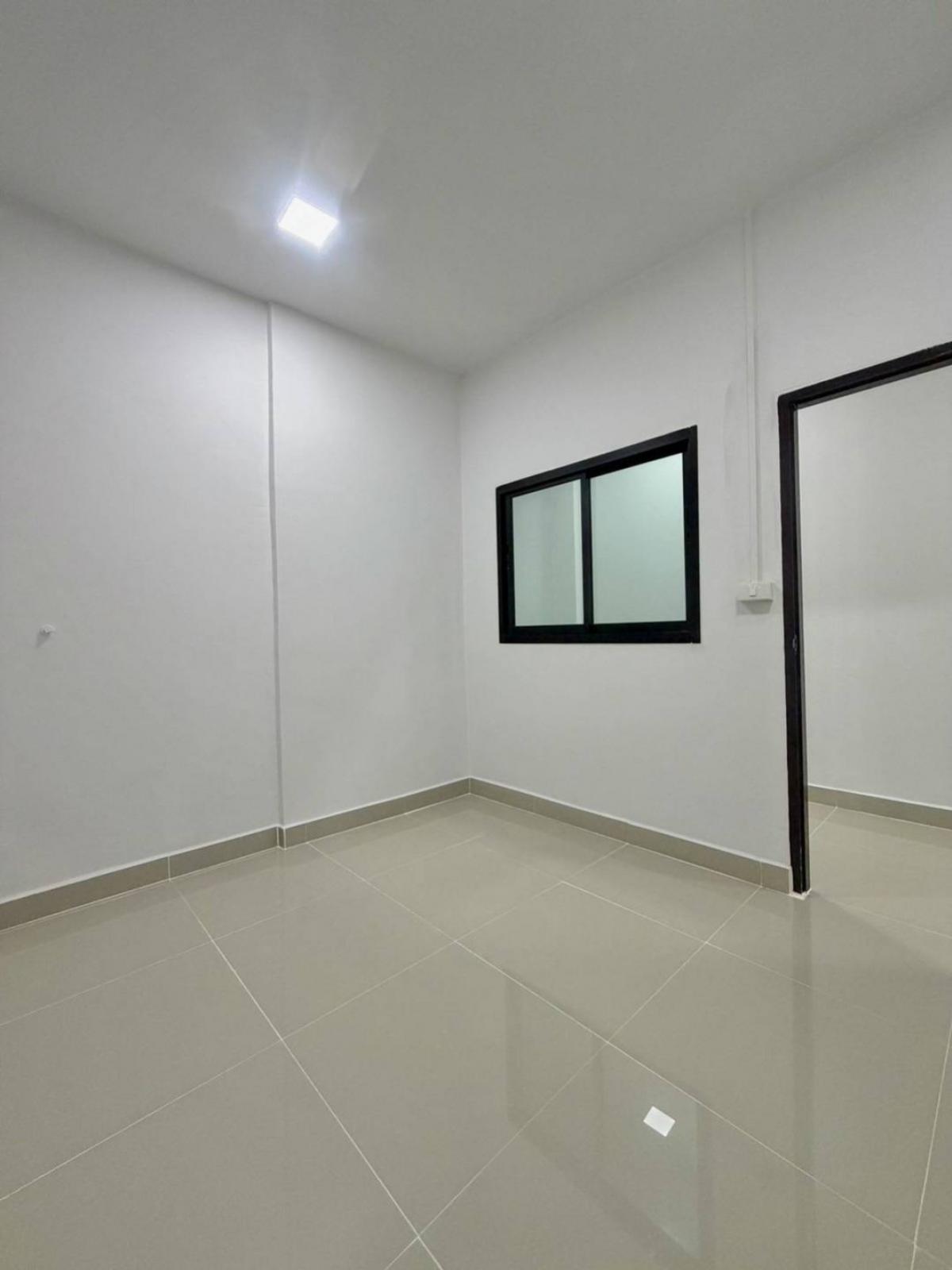 ขายทาวน์โฮมนนทบุรี บางใหญ่ บางบัวทอง : ขายอมาตย วิลล่า รีโนเวทใหม่ ท่าทราย เมืองนนทบุรี นนทบุรี CX-148990 (S)