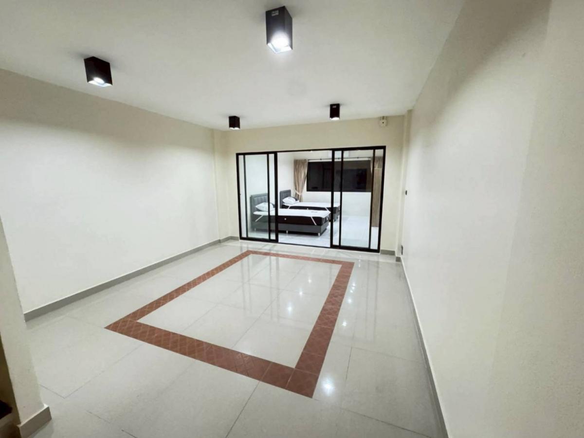 For SaleHome OfficeRamkhamhaeng, Hua Mak : For Sale Home office Town In Town  Newly Renovated , Phlapphla , Wang Thong Lang , Bangkok , CX-148802