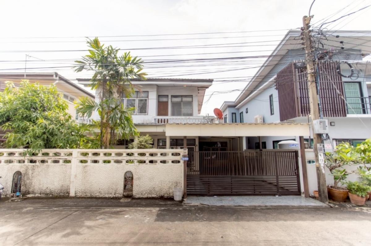 For SaleHouseChokchai 4, Ladprao 71, Ladprao 48, : For Sale Two-storey detached house in original condition, located in Soi Chok Chai 4, Yaek 46, Lat Phrao area, Bangkok. , Lat Phrao , Lat Phrao , Bangkok , CX-148794
