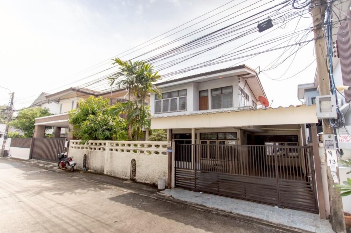 For SaleHouseChokchai 4, Ladprao 71, Ladprao 48, : For Sale Two-storey detached house in original condition, located in Soi Chok Chai 4, Yaek 46, Lat Phrao area, Bangkok. , Lat Phrao , Lat Phrao , Bangkok , CX-148794