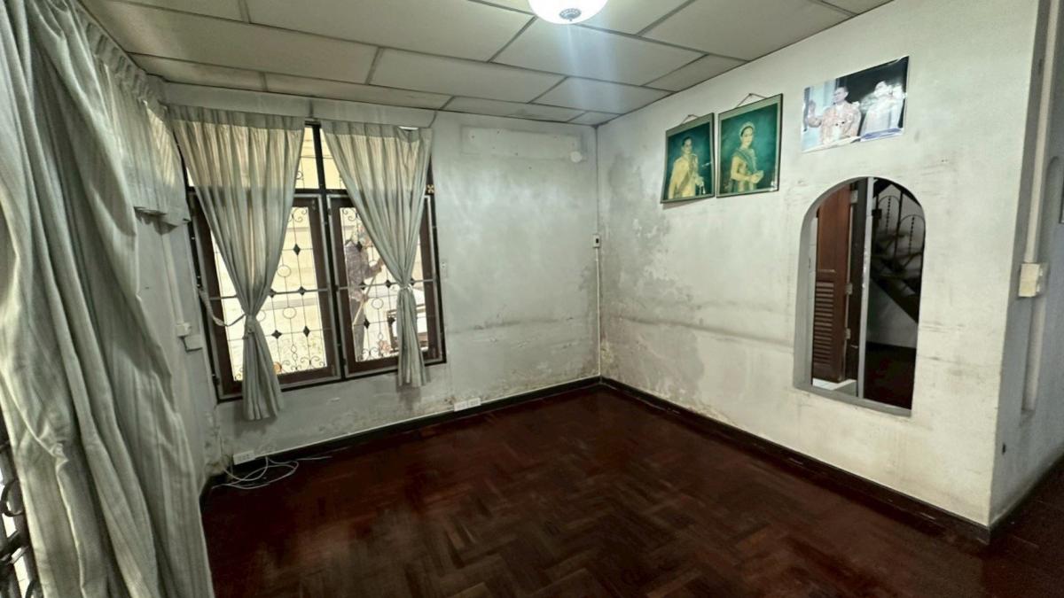 For SaleHouseChokchai 4, Ladprao 71, Ladprao 48, : For Sale Two-storey detached house in original condition, located in Soi Chok Chai 4, Yaek 46, Lat Phrao area, Bangkok. , Lat Phrao , Lat Phrao , Bangkok , CX-148794