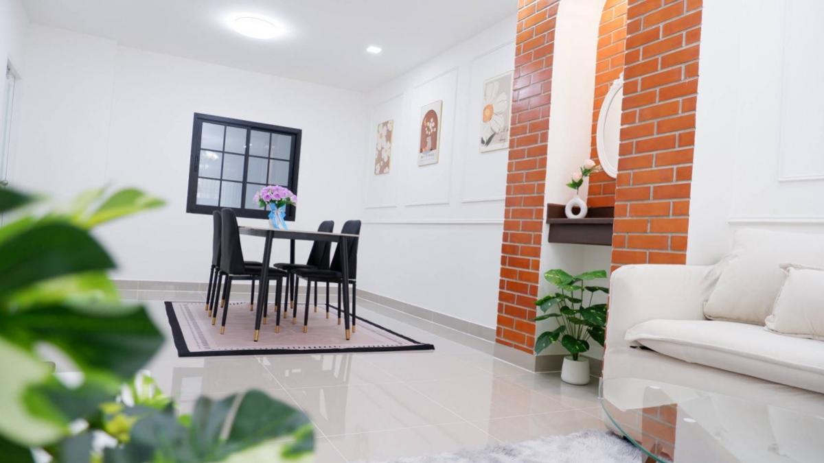 For SaleTownhomePathum Thani,Rangsit, Thammasat : For Sale Townhouse/Townhome  , Chomfah warangkul Klong 2 , newly renovated , Pracha Thipat , Thanyaburi , Pathum Thani , CX-148798