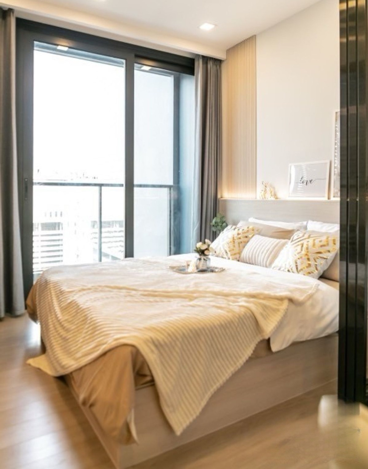 For RentCondoRama9, Petchburi, RCA : Condo for rent in NEW CBD near MRT Rama 9: One 9 Five Project: 1 bedroom, luxuriously decorated, only 350 m. to Central Rama9.