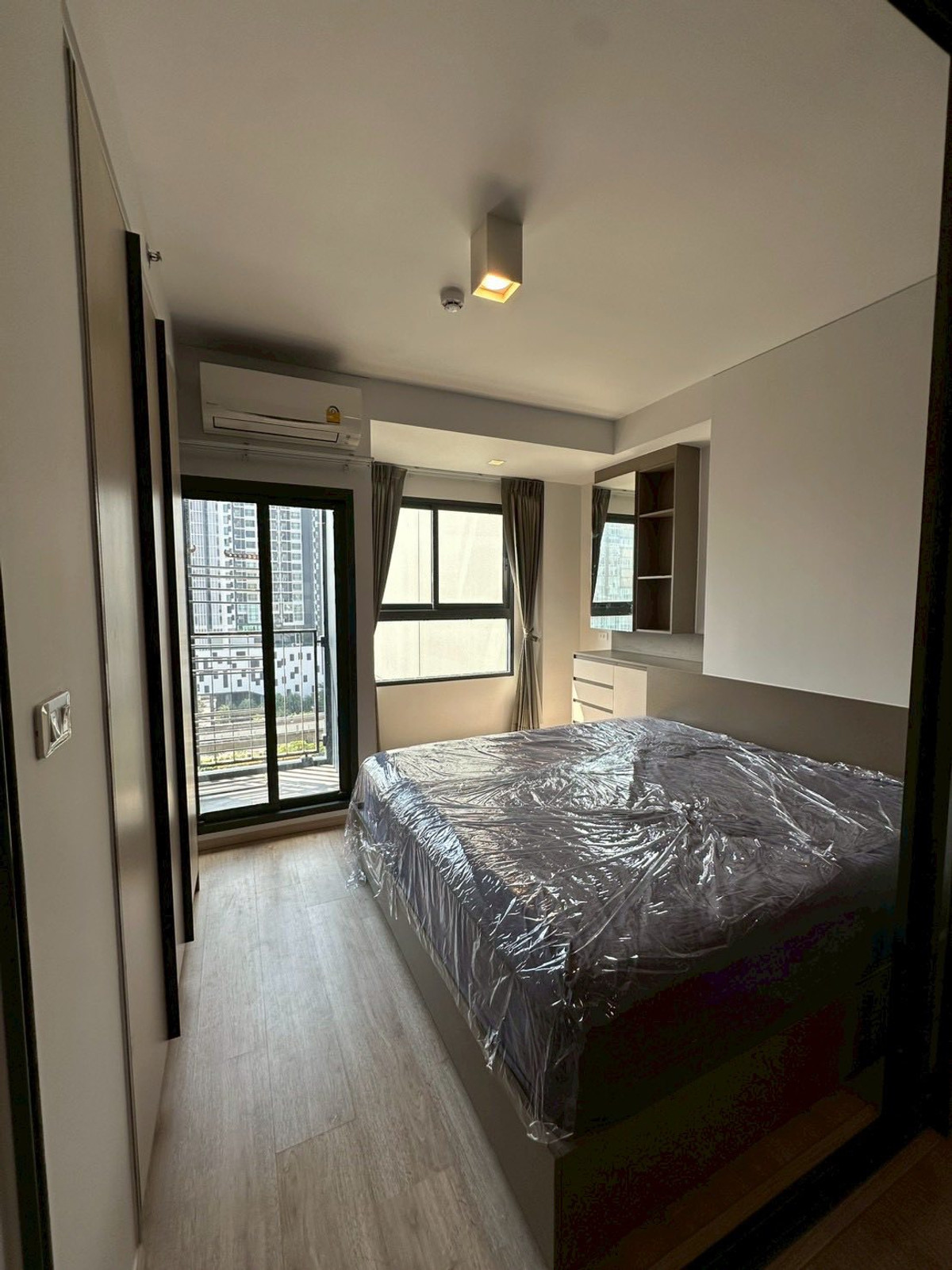 ให้เช่าคอนโดวงเวียนใหญ่ เจริญนคร : [20,000.-] ให้เช่า IDEO สาทร-วงเวียนใหญ่ | 1 นอน 35 ตรม. ชั้น 12 แต่งครบ 140ม. ถึง BTS