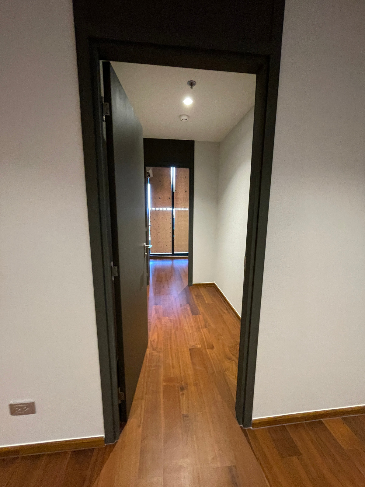 ขายคอนโดสาทร นราธิวาส : [ขาย] Rare Item! One Altitude เจริญกรุง คอนโด Ultra Luxury ความเป็นส่วนตัวสูงสุดเพียง 85 ยูนิต ใกล้ Shrewsbury International School เพียง 280 เมตร สัมผัสประสบการณ์การอยู่อาศัยที่เหนือระดับ บนทำเลศักยภาพ “เจริญกรุง-จันทน์“ ตอบโจทย์ครอบครัวยุคใหม่