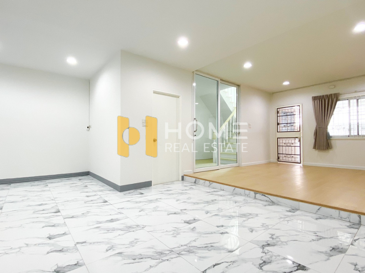 ขายทาวน์โฮมเลียบทางด่วนรามอินทรา : หมู่บ้าน 84 แมนชั่น / 4 ห้องนอน (ขาย), Moo Baan 84 Mansion / 4 Bedrooms (FOR SALE) FAHS040