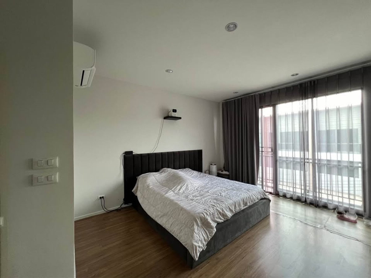 ให้เช่าทาวน์โฮมพระราม 5 ราชพฤกษ์ บางกรวย : ให้เช่า  บ้านกลางเมือง ราชพฤกษ์ ทาวน์โฮมหรู 3 ชั้น 3ห้องนอน 3ห้องน้ำ หลังใหญ่ที่สุดในโซน หลังมุม พร้อมเข้าอยู่