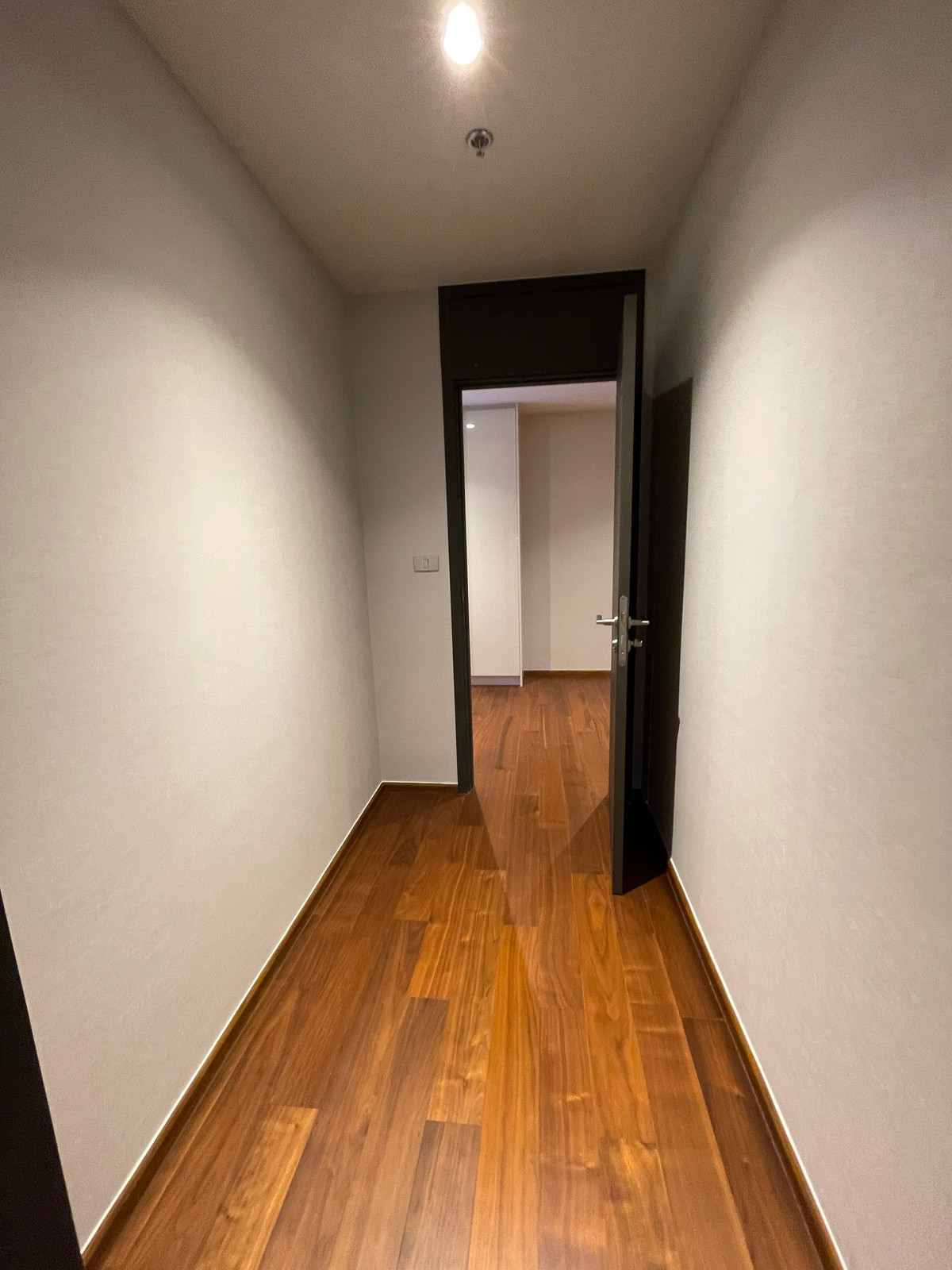 ขายคอนโดสาทร นราธิวาส : [ขาย] Rare Item! One Altitude เจริญกรุง คอนโด Ultra Luxury ความเป็นส่วนตัวสูงสุดเพียง 85 ยูนิต ใกล้ Shrewsbury International School เพียง 280 เมตร สัมผัสประสบการณ์การอยู่อาศัยที่เหนือระดับ บนทำเลศักยภาพ “เจริญกรุง-จันทน์“ ตอบโจทย์ครอบครัวยุคใหม่