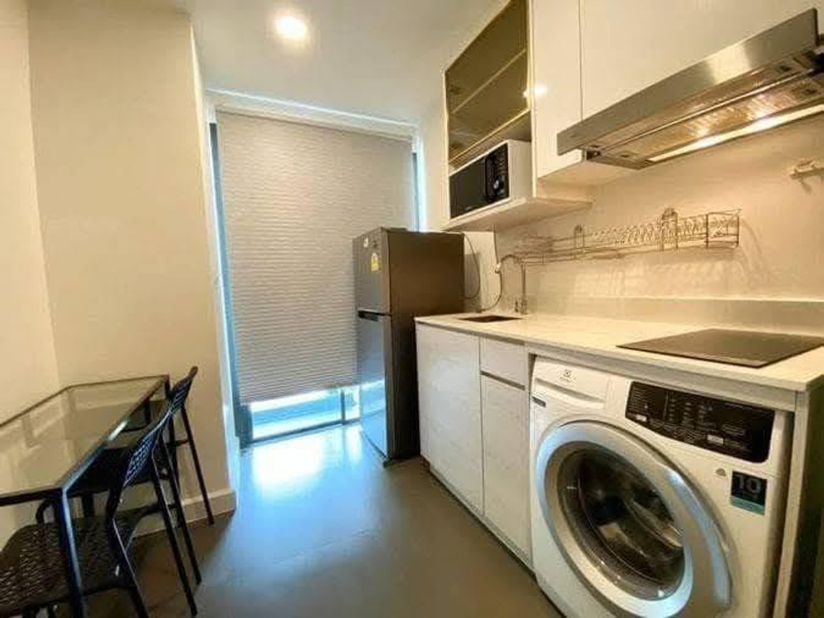 For RentCondoRatchadapisek, Huaikwang, Suttisan : For Rent ✨ Metro Luxe Rose Gold Phahol - Sutthisan ✨ Near MRT Sutthisan. Fully furnished with appliances.