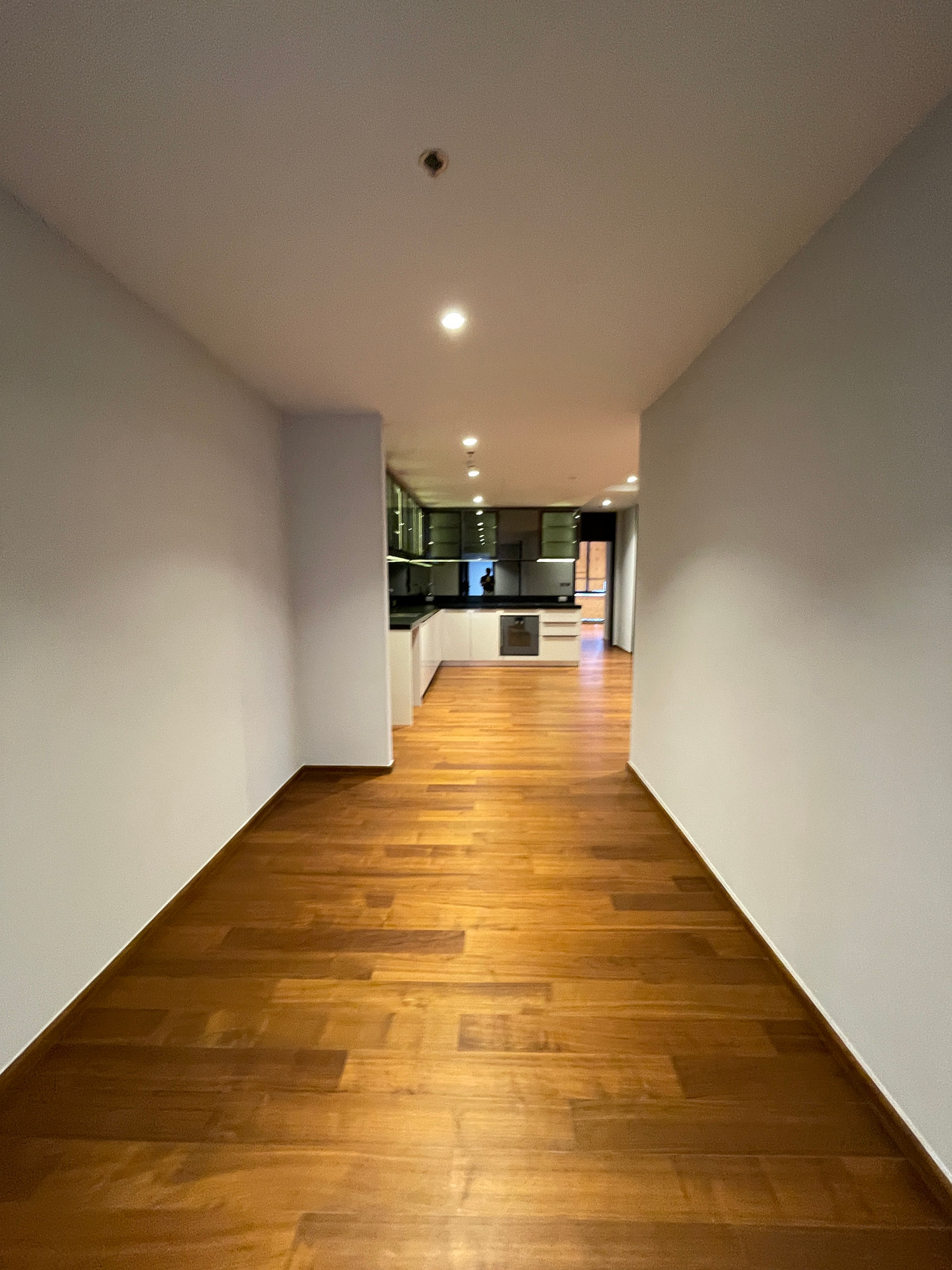 ขายคอนโดสาทร นราธิวาส : [ขาย] Rare Item! One Altitude เจริญกรุง คอนโด Ultra Luxury ความเป็นส่วนตัวสูงสุดเพียง 85 ยูนิต ใกล้ Shrewsbury International School เพียง 280 เมตร สัมผัสประสบการณ์การอยู่อาศัยที่เหนือระดับ บนทำเลศักยภาพ “เจริญกรุง-จันทน์“ ตอบโจทย์ครอบครัวยุคใหม่