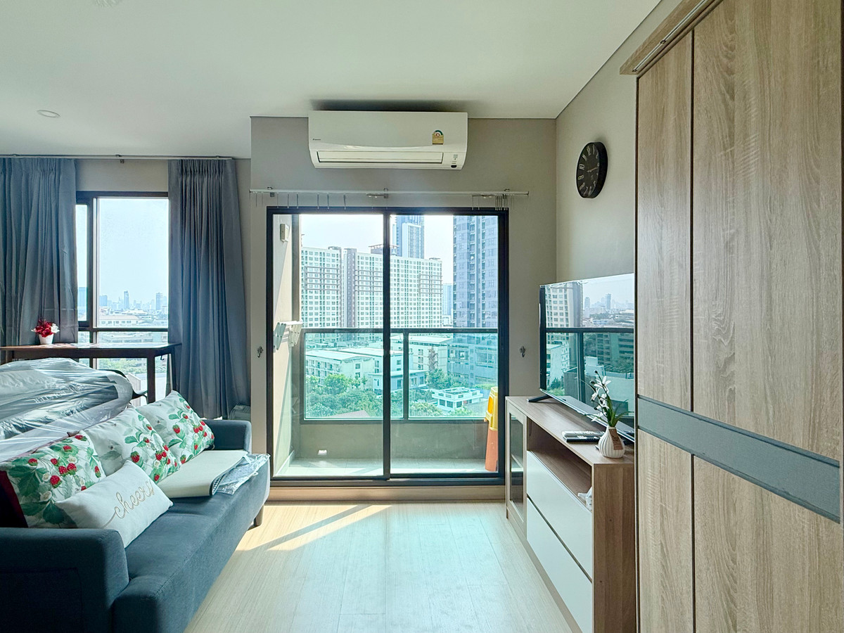 ขายคอนโดเกษตรศาสตร์ รัชโยธิน : ขายด่วน!!  ราคาถูก 🌈✨  Lumpini Park Phahol 32 (1 Studio , 24.5 ตร.ม.) เพียง 2.59 MB เท่านั้น!!  ห้องพร้อมเฟอร์นิเจอร์ โทร 092-2462653 Donut